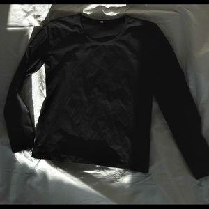 Basic black too • Size XL •